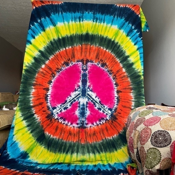 Tapestry Wall Decor Flag Rainbow Circle Tie Dye Peace Sign Pride Fair Trade - Picture 1 of 7